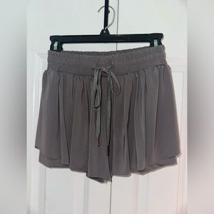 Small grey flowy women’s shorts